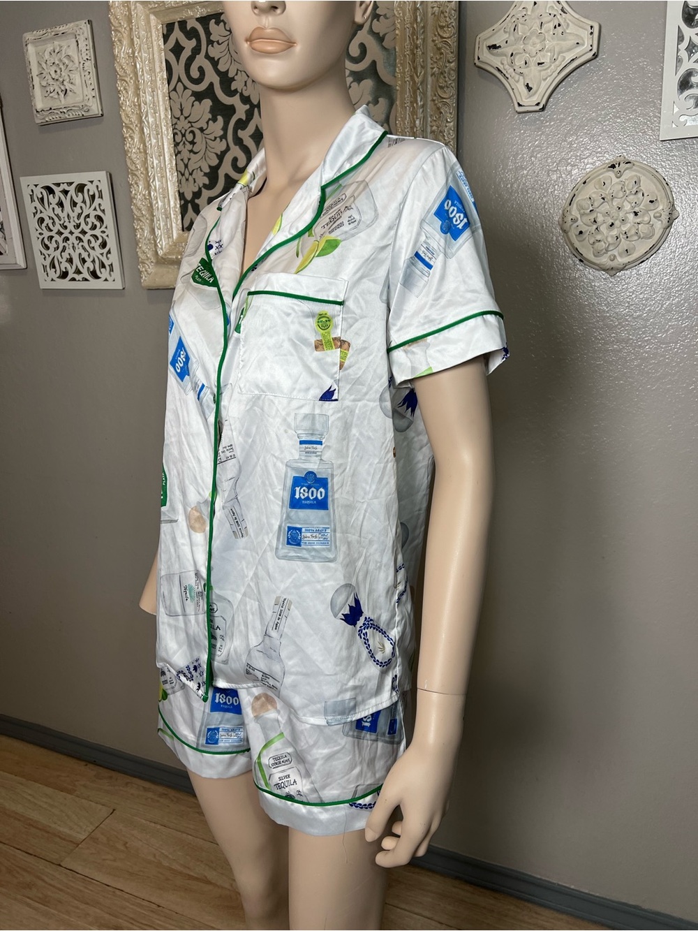 Shirt and shorts pajama set with a tequila theme - Picture 6 of 13